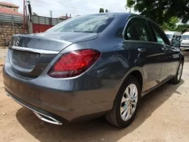 Mercedes-Benz C200