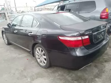 Lexus LS 460