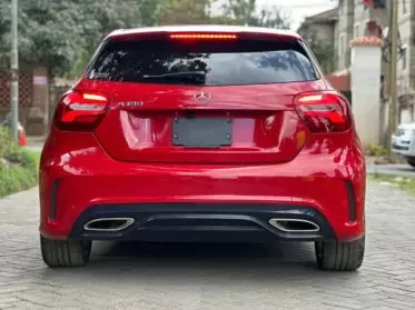 Mercedes-Benz A 180