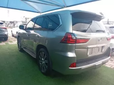 Lexus LX 570