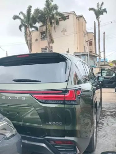 Lexus LX 600