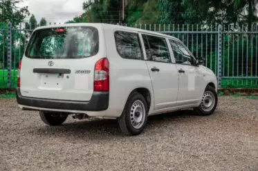 Toyota Succeed 