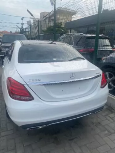 Mercedes-Benz C 300