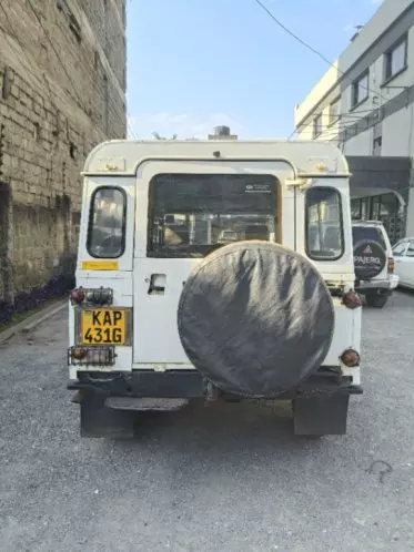 Land Rover Defender
