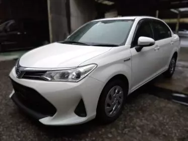 Toyota Axio hybrid 