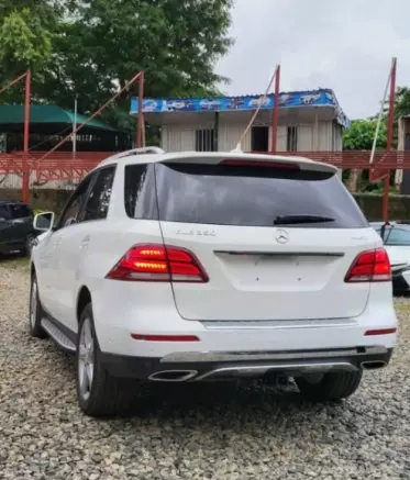 Mercedes-Benz GLE 300