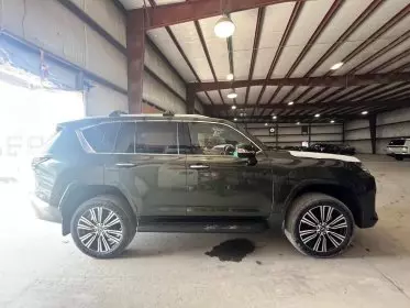 Lexus LX 600