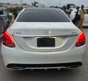 Mercedes-Benz C 300