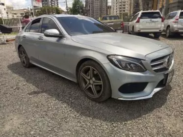 Mercedes-Benz C200