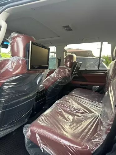 Lexus LX 570