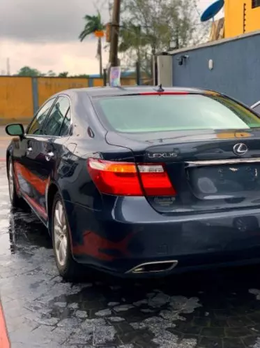 Lexus LS 460