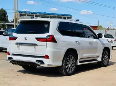 Lexus LX 570