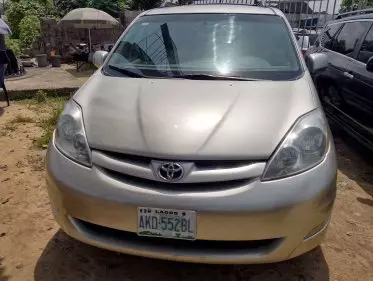 Toyota Sienna