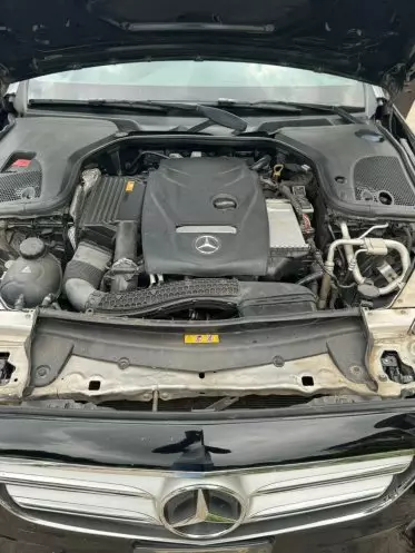 Mercedes-Benz E 300