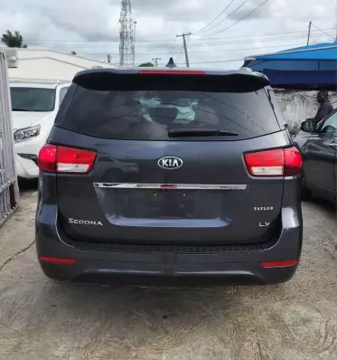 KIA Sedona