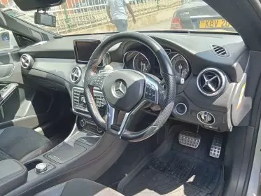 Mercedes-Benz CLA 180