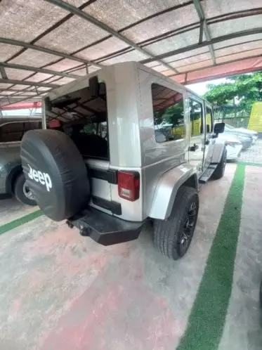 JEEP Wrangler Sahara