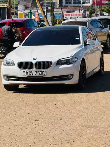 BMW 523I