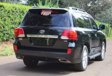 Toyota Land Cruiser V8