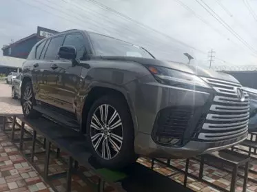 Lexus LX 600