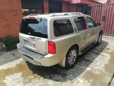 Infiniti QX56