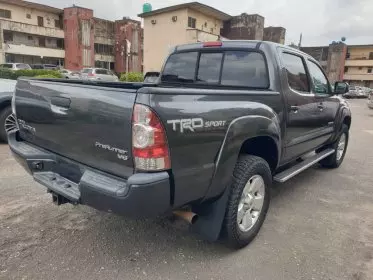 Toyota Tacoma