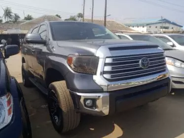 Toyota Sequoia