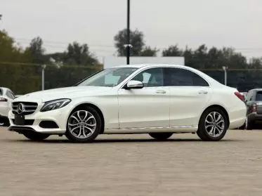 Mercedes-Benz C200