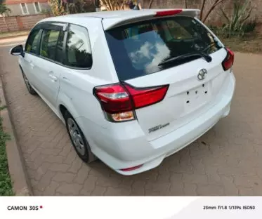 Toyota Fielder 