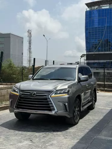 Lexus LX 570