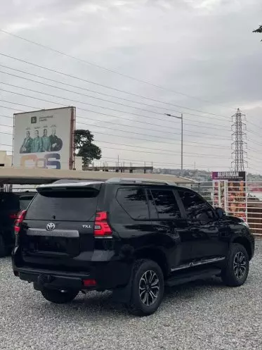 Toyota Land Cruiser Prado TX L