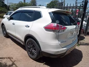 Nissan x-trail hybrid