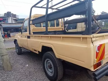 Toyota Land Cruiser 79 Single Cabin