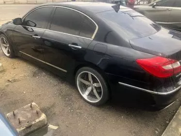 Hyundai Genesis