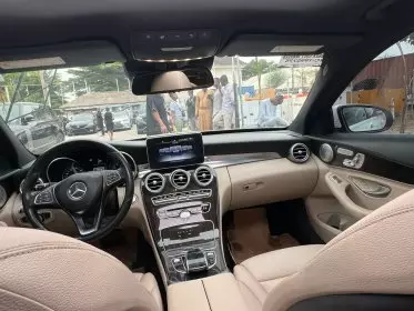 Mercedes-Benz C400