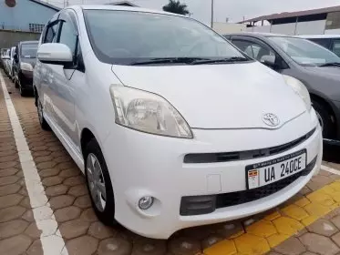 Toyota Passo Sette