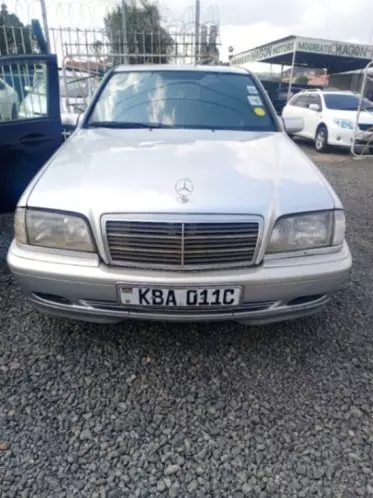 Mercedes-Benz 1820