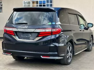 Honda Odyssey Absolute