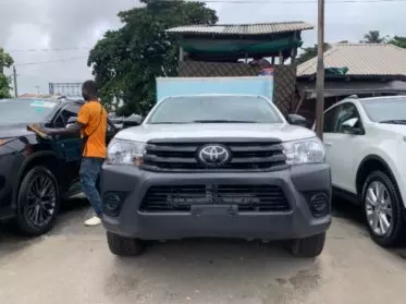 Toyota Hilux 