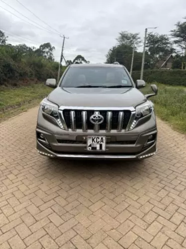 Toyota LAND CRUISER 300 LC300