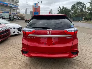 Honda Fit shuttle hybrid