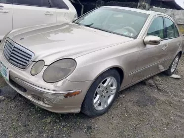 Mercedes-Benz E 320