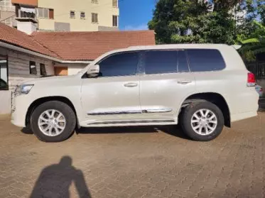 Toyota Land Cruiser V8