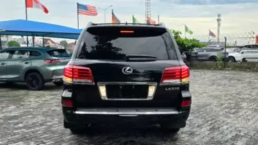 Lexus LX 570