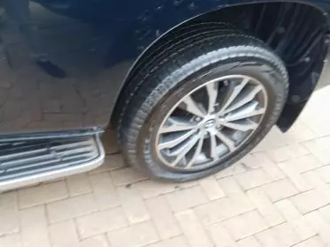 Toyota Land Cruiser Prado TX L