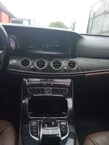 Mercedes-Benz E 300