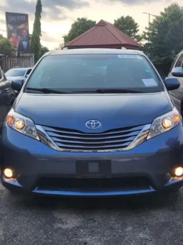 Toyota Sienna