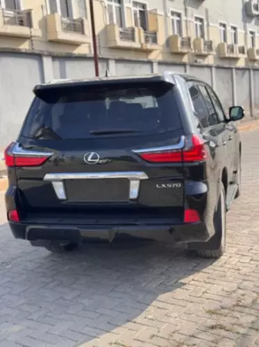 Lexus LX 570