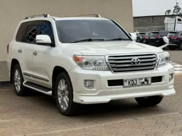Toyota Land Cruiser V8