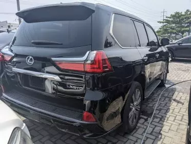 Lexus LX 570